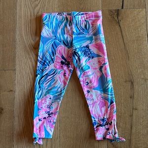 Girls Lilly Pulitzer capri leggings with bows great condition!